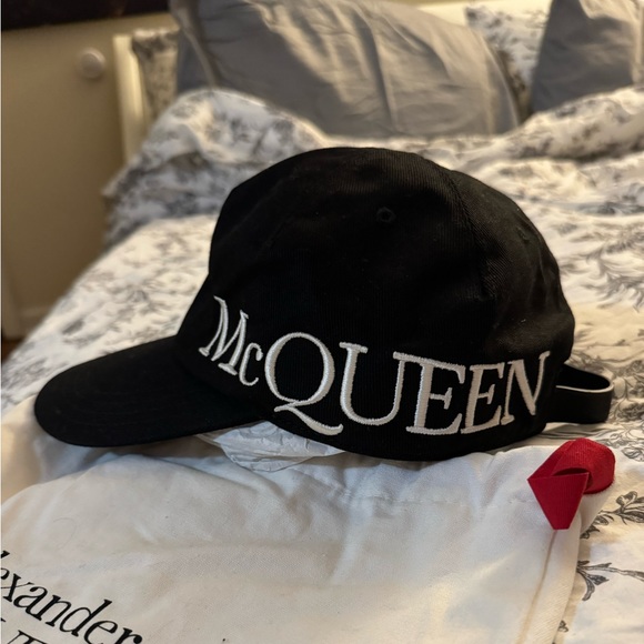 Almost brand new original Alexander McQueen hat. One time wear, adjustable size - Picture 2 of 4